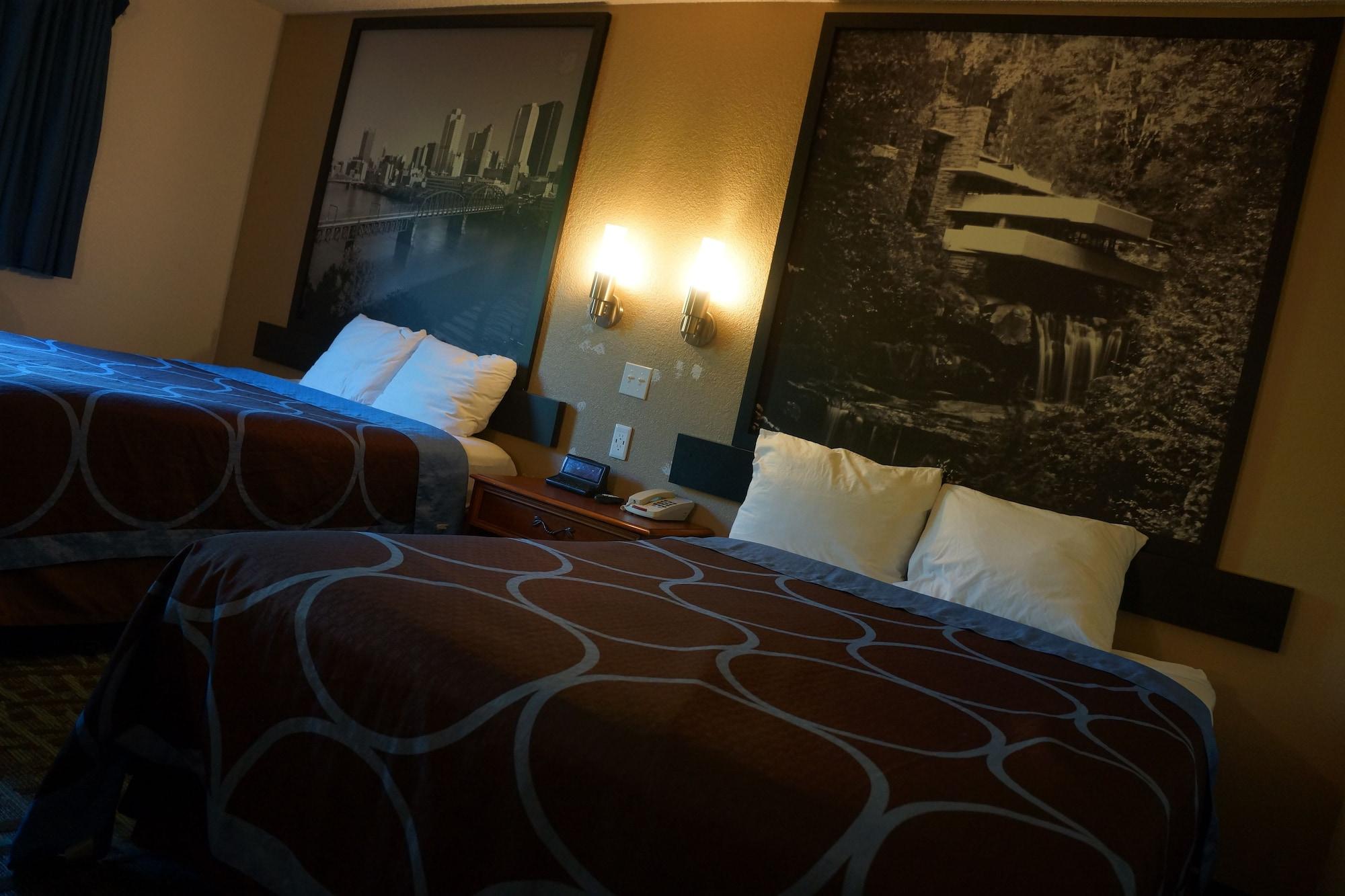 Super 8 By Wyndham Delmont Ξενοδοχείο Εξωτερικό φωτογραφία